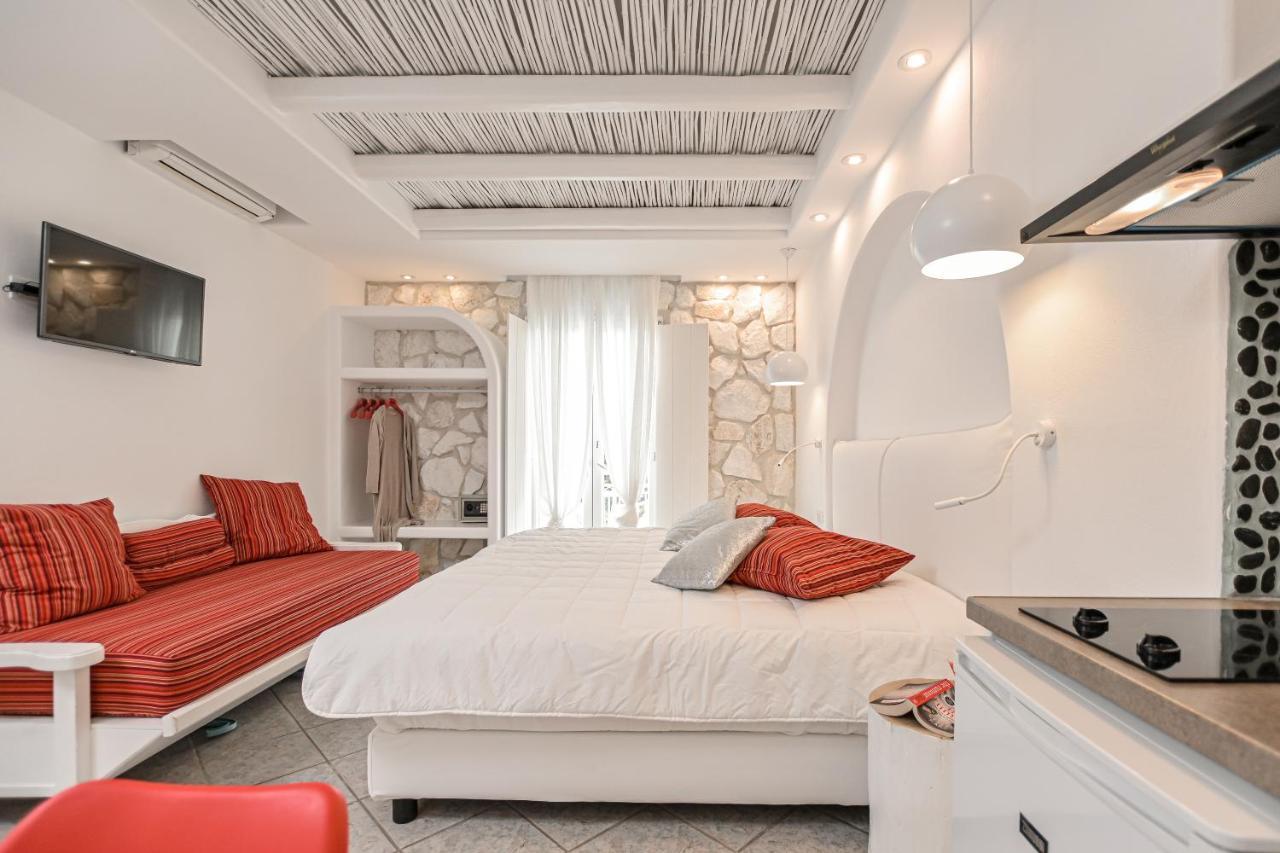 Naxos Evilion Luxury Apartments & Suites Naxos City ภายนอก รูปภาพ