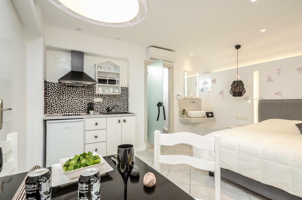 Naxos Evilion Luxury Apartments & Suites Naxos City ภายนอก รูปภาพ